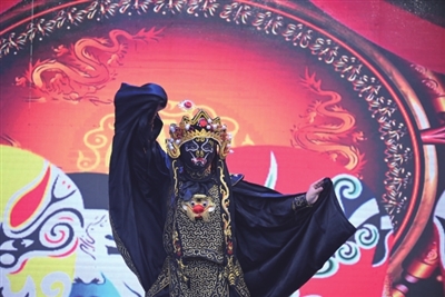 大篷车进铁西01.jpg